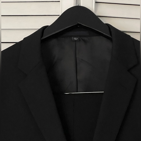 Men’s black formal suit - Picture 3 of 4